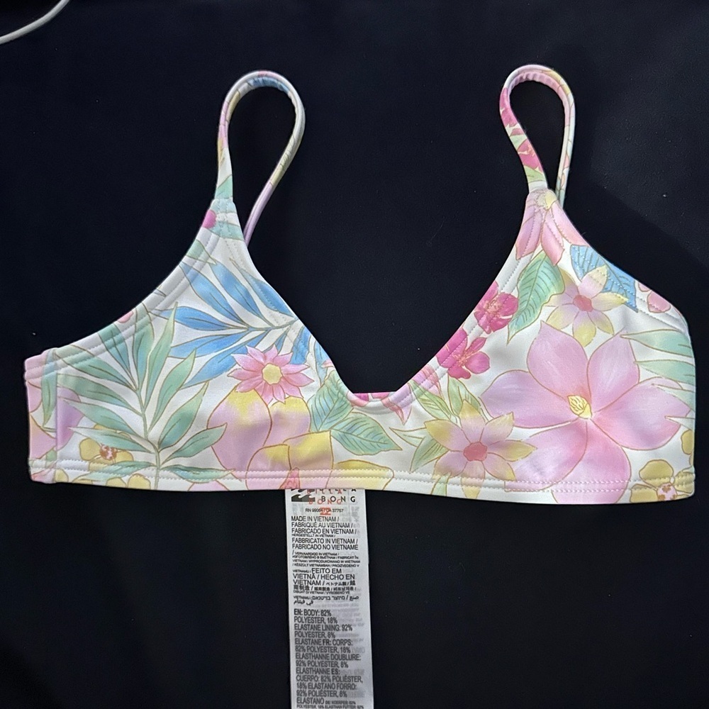 Billabong swim bikini top in size 7. NWT